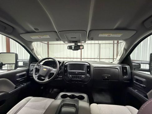 Used 2019 Chevrolet Silverado 2500 W/T image 16