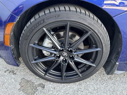 Used 2025 Toyota GR86 Premium RWD image 18