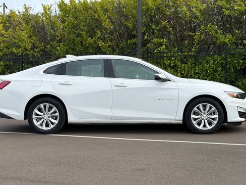 Used 2022 Chevrolet Malibu LT image 3