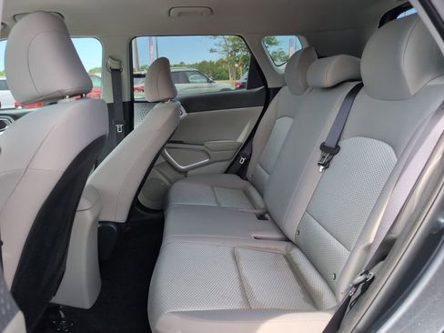 Used 2025 Kia Soul LX w/ LX Technology Package FWD image 32