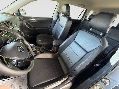 Used 2021 Volkswagen Tiguan SE AWD/4WD image 13