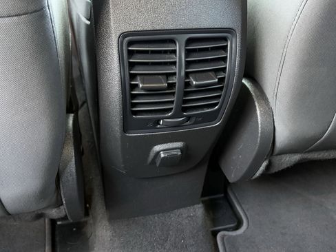 Used 2018 Ford Escape SE image 21