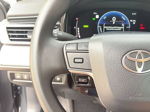 Used 2025 Toyota Camry LE w/ Convenience Package FWD image 22