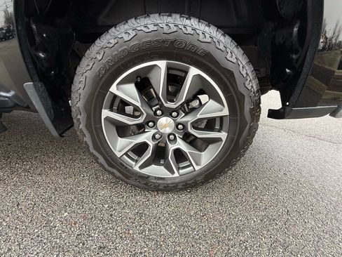 Used 2024 Chevrolet Silverado 1500 LT image 34