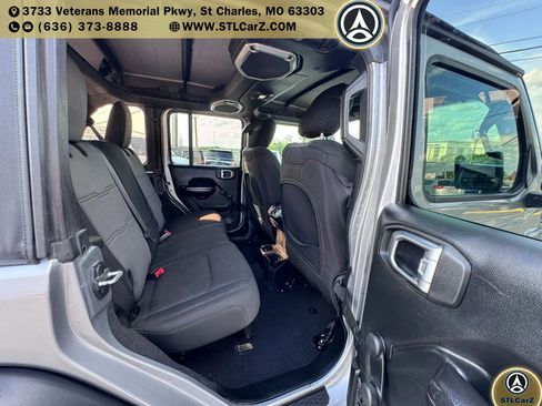 Used 2018 Jeep Wrangler Unlimited Sport AWD/4WD image 13