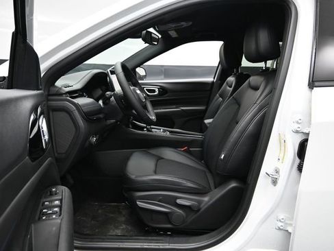 New 2026 Jeep Compass Altitude image 18