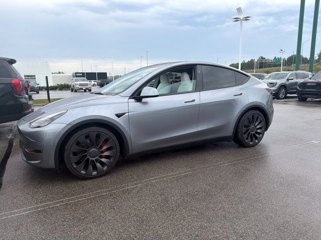 Used 2025 Tesla Model Y Performance AWD/4WD image 2