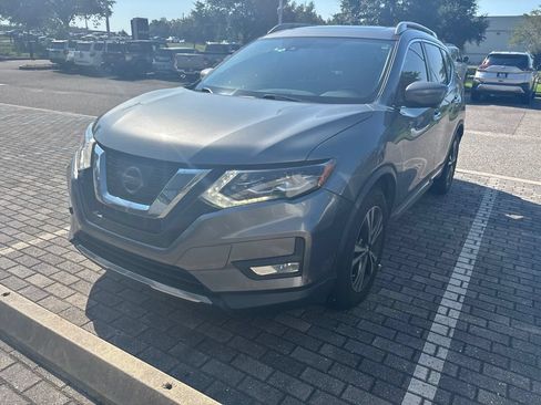 Used 2017 Nissan Rogue SL w/ SL Premium Package FWD image 13