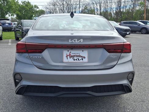 Certified 2024 Kia Forte LXS FWD image 5