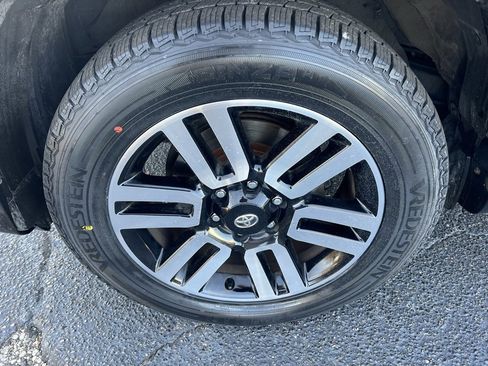 Used 2021 Toyota 4Runner Limited image 47