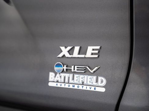 Used 2025 Toyota RAV4 XLE AWD/4WD image 6