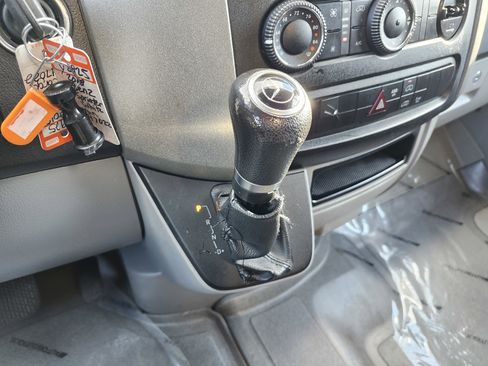 Used 2018 Mercedes-Benz Sprinter 2500 image 7
