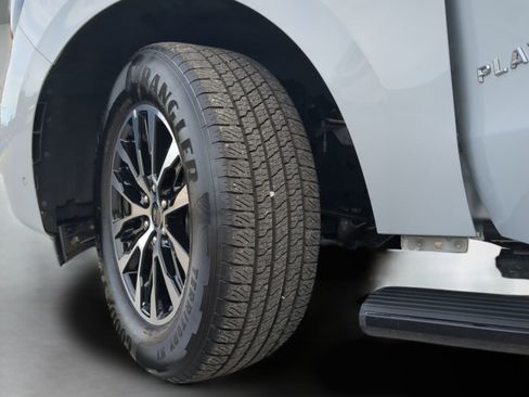 Certified 2025 Ford Expedition Platinum AWD/4WD image 75