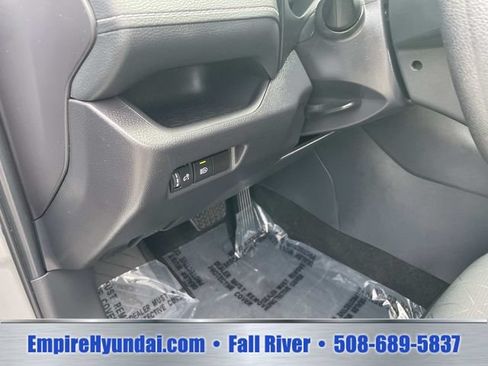 Used 2025 Toyota RAV4 XLE AWD/4WD image 21