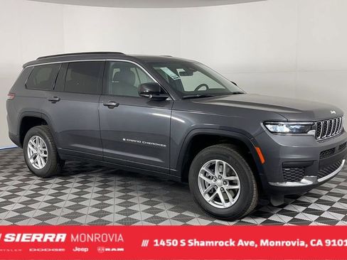 New 2025 Jeep Grand Cherokee L Laredo image 1