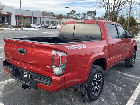 Certified 2022 Toyota Tacoma TRD Sport image 5