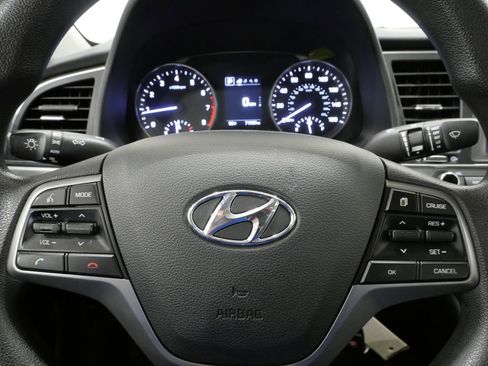 Used 2018 Hyundai Elantra SEL image 16