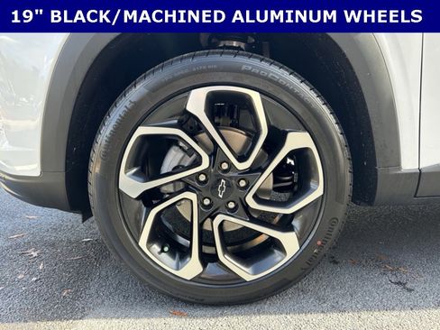 Certified 2026 Chevrolet Trax RS w/ Sunroof Package image 6