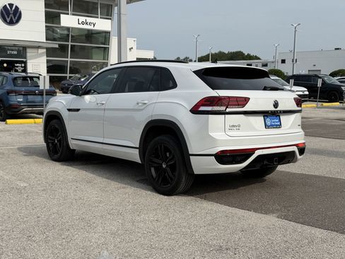 Certified 2023 Volkswagen Atlas Cross Sport SEL R-Line AWD/4WD image 4