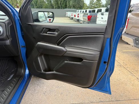 Used 2023 Chevrolet Colorado LT w/ LT Convenience Package AWD/4WD image 11