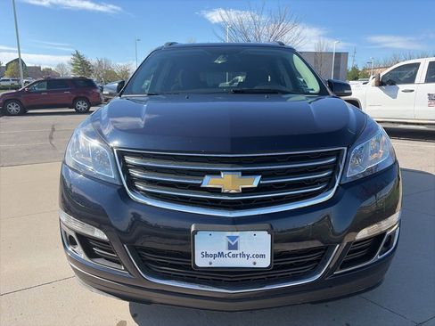 Used 2015 Chevrolet Traverse LT w/ Style and Technology Package image 3