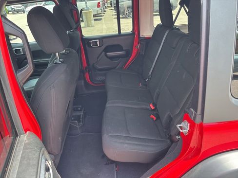 Used 2018 Jeep Wrangler Unlimited Sport S AWD/4WD image 10