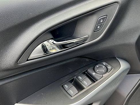 New 2026 Chevrolet Trax RS image 15