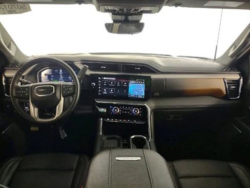 Used 2024 GMC Sierra 2500 Denali w/ Denali Reserve Package image 2