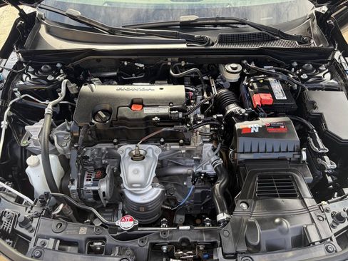 Used 2024 Honda Civic Sport image 2