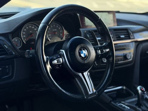 Used 2018 BMW M4 Coupe image 25