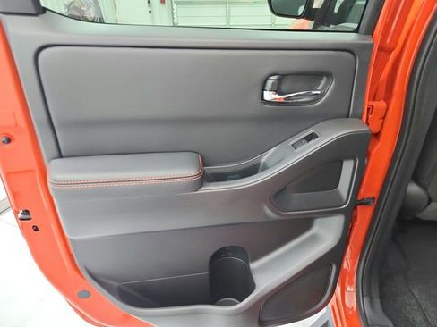 Used 2025 Nissan Frontier Pro-X RWD image 32