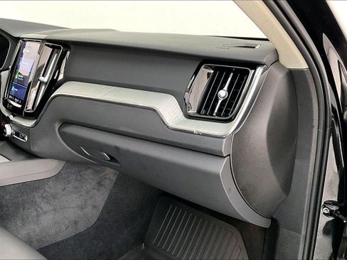 Used 2025 Volvo XC60 B5 Plus w/ Protection Package Premier image 20