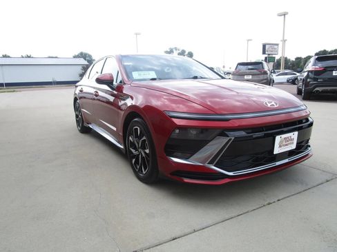 Used 2024 Hyundai Sonata SEL AWD/4WD image 9