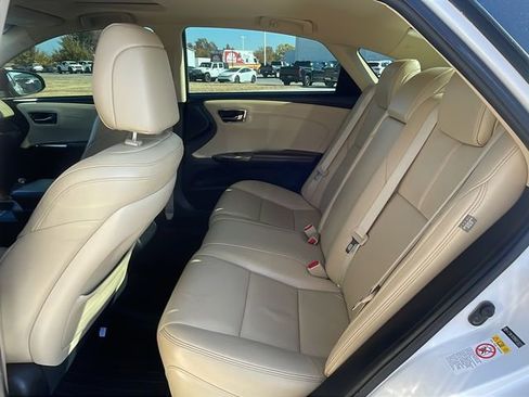 Used 2017 Toyota Avalon XLE Premium image 18