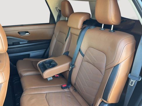 Used 2024 Nissan Pathfinder Platinum w/ Cargo Package AWD/4WD image 24