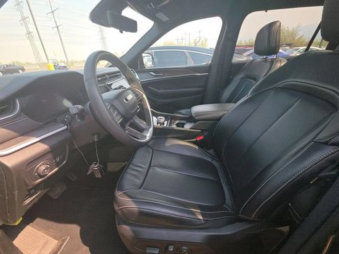 Certified 2024 Jeep Grand Cherokee L Limited w/ Luxury Tech Group II AWD/4WD image 2