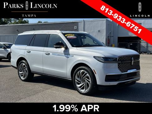 Certified 2025 Lincoln Navigator Reserve AWD/4WD image 1