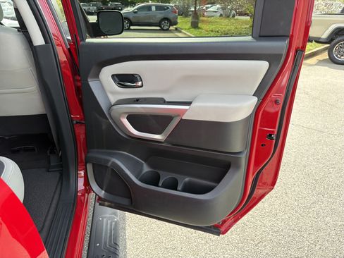 Used 2021 Nissan Titan SV w/ Accessory Utility Package image 27
