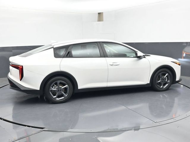 Used 2025 Kia K4 FWD image 3