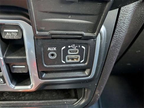 Used 2018 Jeep Wrangler Unlimited Sport S image 27