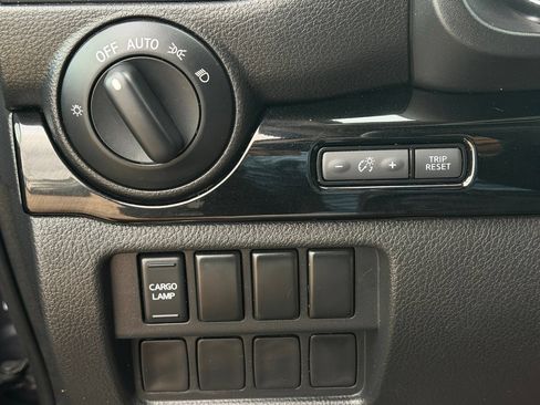 Used 2022 Nissan Titan SV RWD image 21