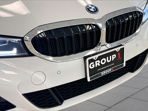 Used 2022 BMW 330e w/ M Sport Package RWD image 28