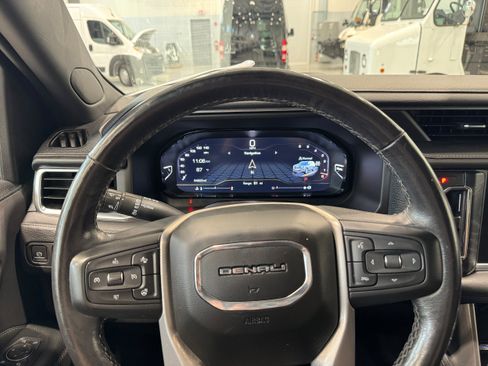 Used 2022 GMC Yukon Denali AWD/4WD image 11