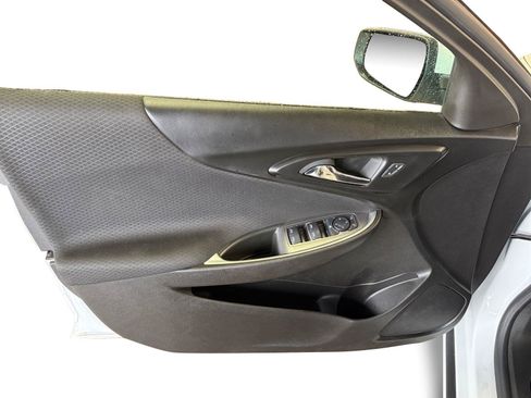 Used 2023 Chevrolet Malibu LT FWD image 2