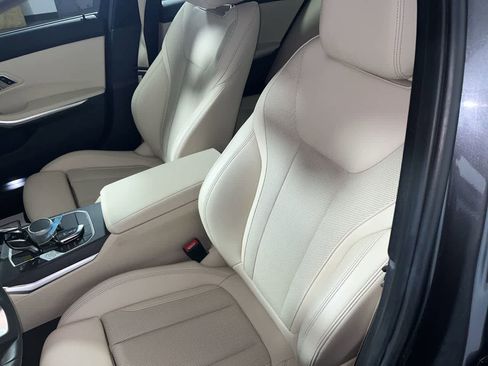 Used 2022 BMW 330i xDrive Sedan w/ Driving Assistance Package image 15