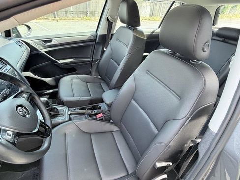 Used 2019 Volkswagen Golf SE w/ Driver Assistance Package image 8