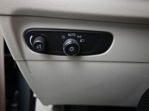 Used 2023 Buick Envision Essence image 22