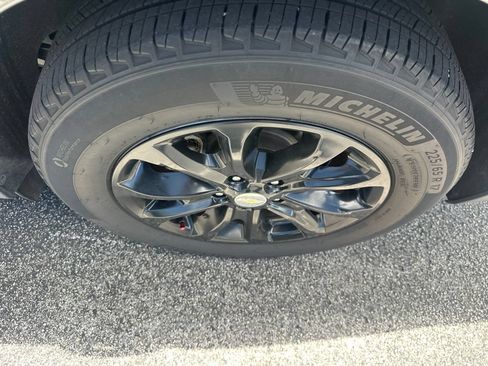 Used 2020 Chevrolet Equinox LT w/ Driver Convenience Package FWD image 23