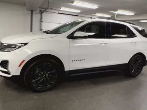 Certified 2023 Chevrolet Equinox RS w/ RS Leather Package AWD/4WD image 4