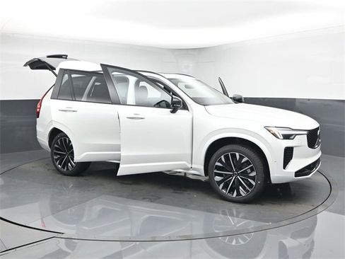 New 2026 Volvo XC90 B6 Ultra w/ Protection Package Premier image 61